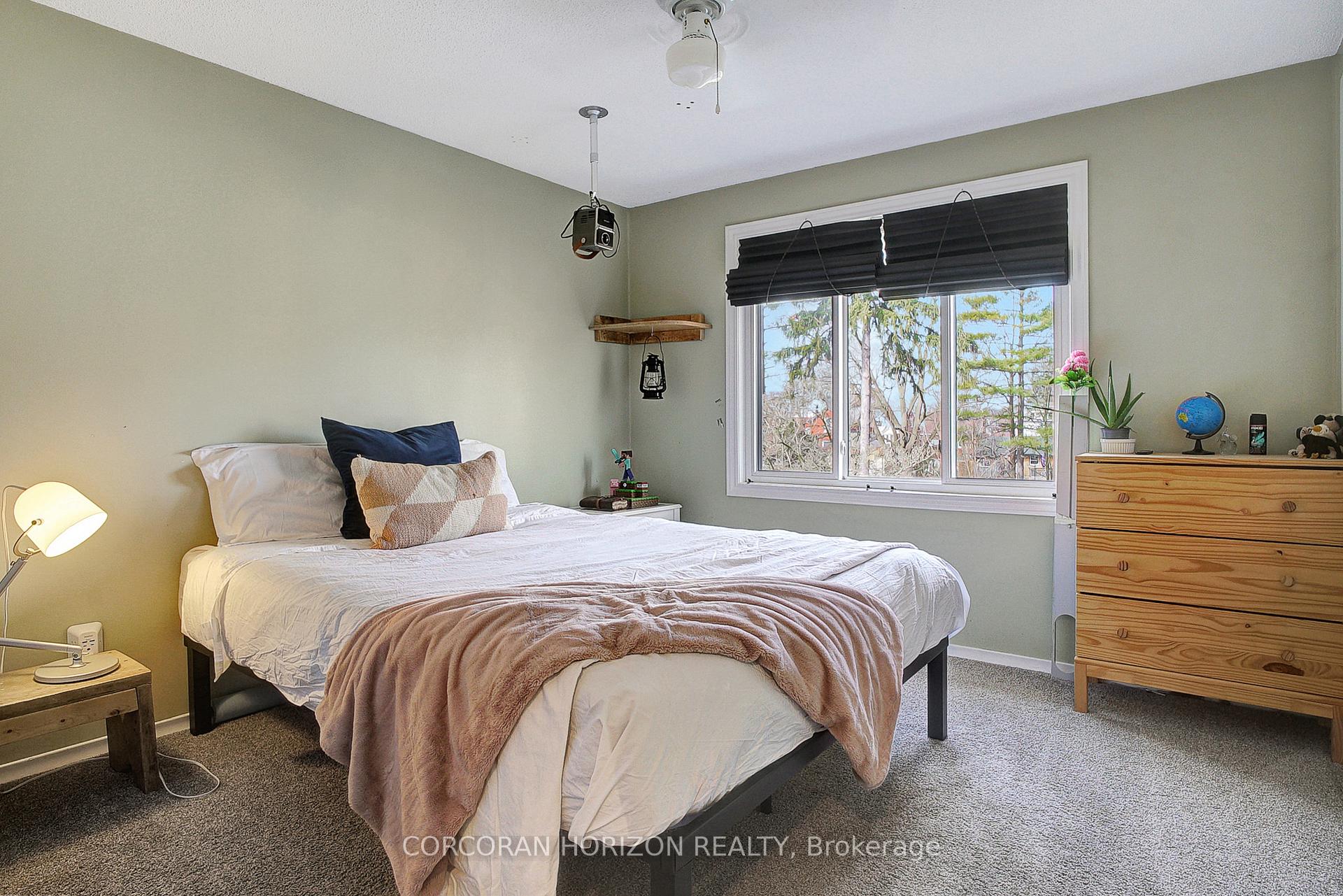 Photo 11 of 428 Westminster Drive S, Cambridge, Preston Centre — HOMEH