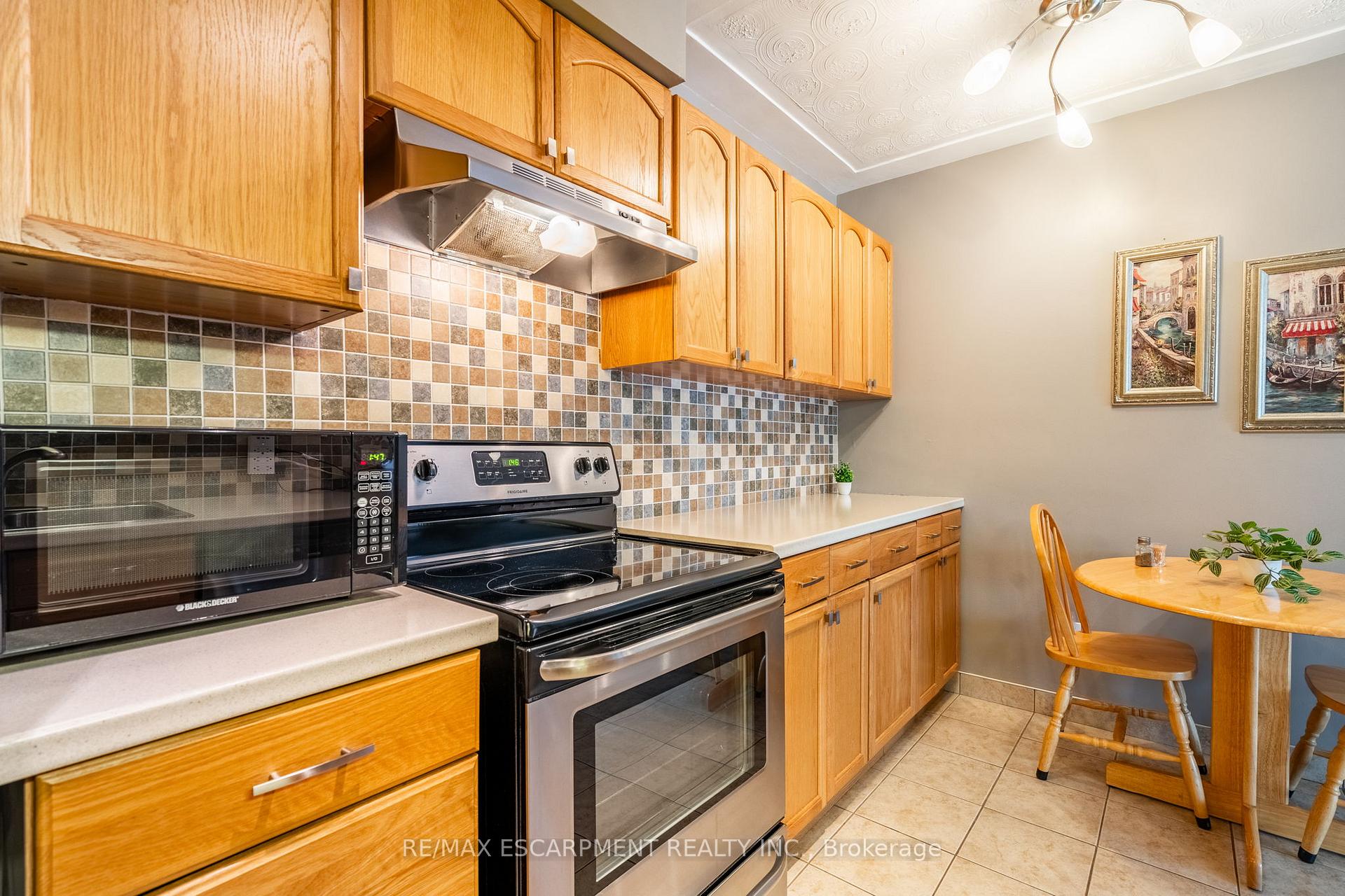 Photo 25 of Unit 304, 10 Woodman Drive S, Hamilton, Greenford — HOMEH