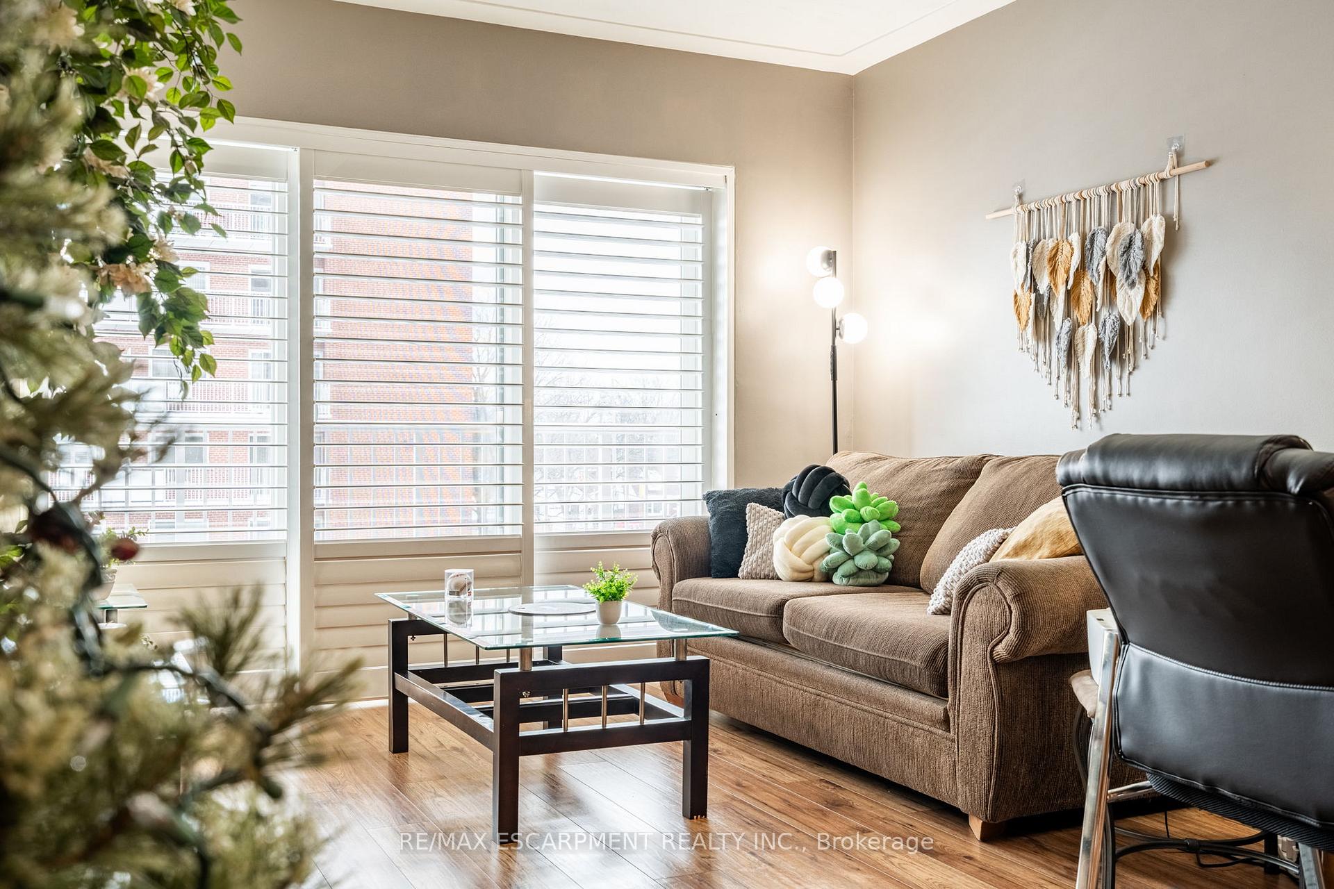 Photo 12 of Unit 304, 10 Woodman Drive S, Hamilton, Greenford — HOMEH