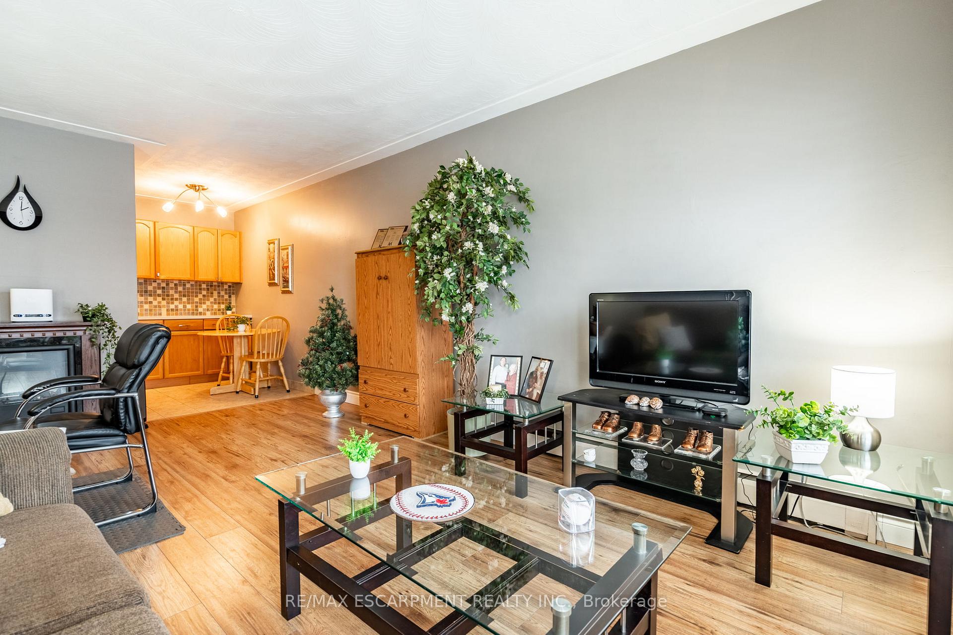 Photo 15 of Unit 304, 10 Woodman Drive S, Hamilton, Greenford — HOMEH