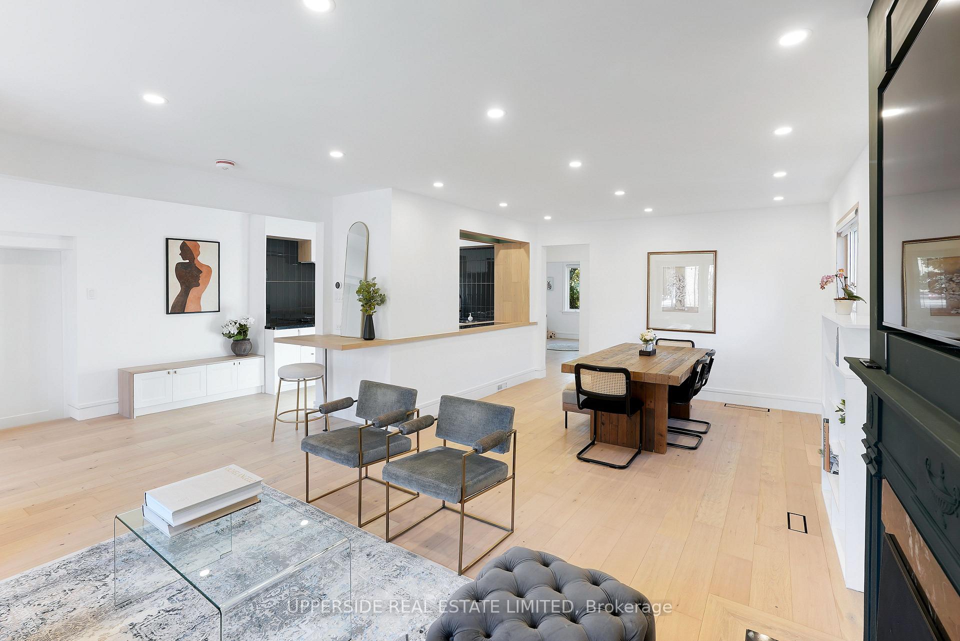 Photo 4 of 215 Ridley Boulevard, Toronto, Bedford Park-Nortown — HOMEH