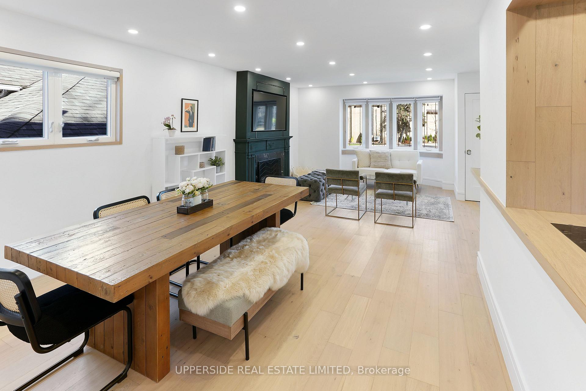 Photo 2 of 215 Ridley Boulevard, Toronto, Bedford Park-Nortown — HOMEH