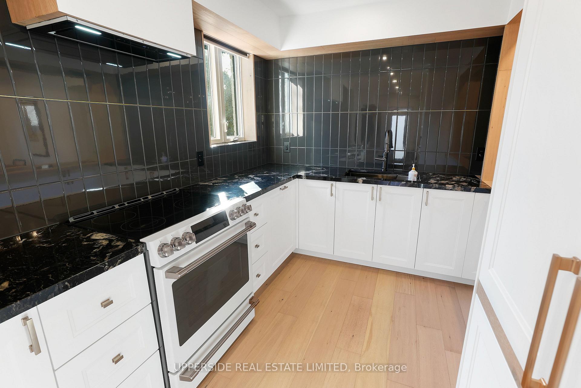 Photo 11 of 215 Ridley Boulevard, Toronto, Bedford Park-Nortown — HOMEH