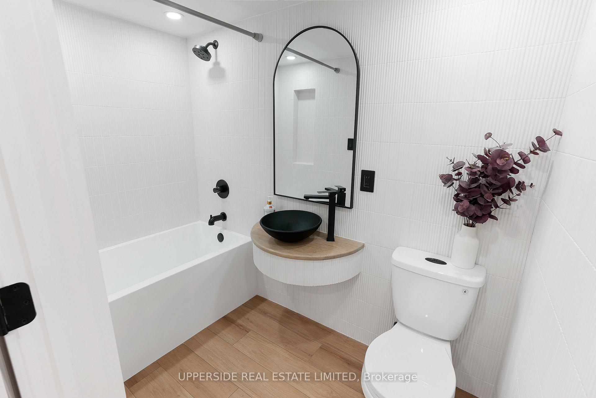 Photo 13 of 215 Ridley Boulevard, Toronto, Bedford Park-Nortown — HOMEH