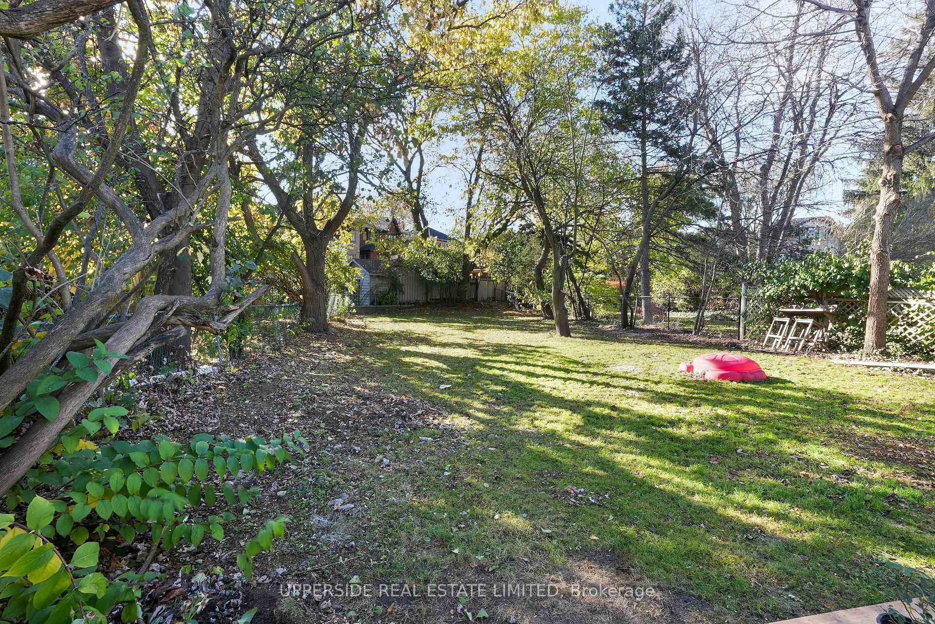 Photo 25 of 215 Ridley Boulevard, Toronto, Bedford Park-Nortown — HOMEH