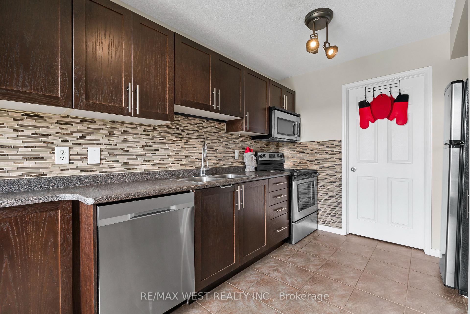 Photo 10 of Unit #15, 950 Highland Road W, Kitchener — HOMEH
