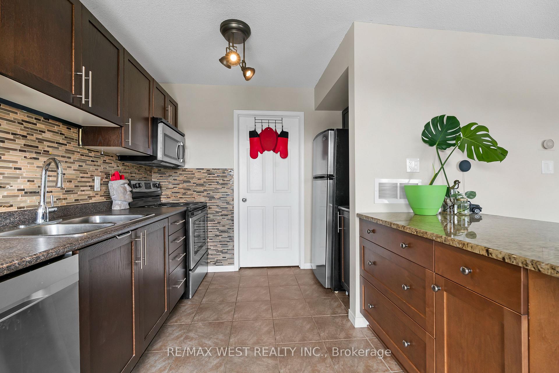 Photo 7 of Unit #15, 950 Highland Road W, Kitchener — HOMEH