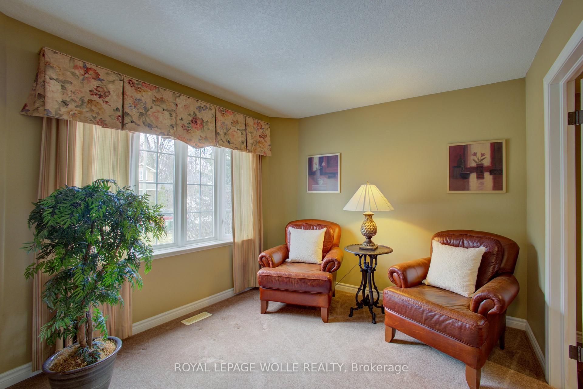 Photo 9 of 521 Starboard Crescent, Waterloo — HOMEH