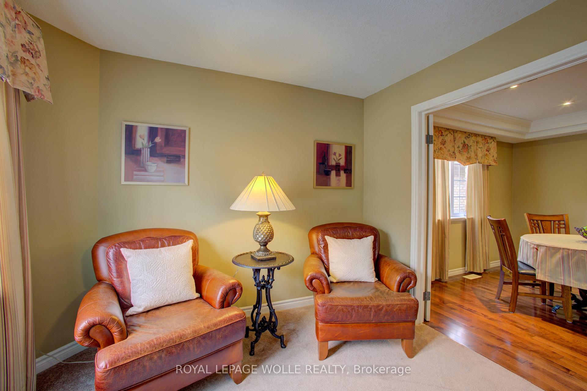 Photo 2 of 521 Starboard Crescent, Waterloo — HOMEH