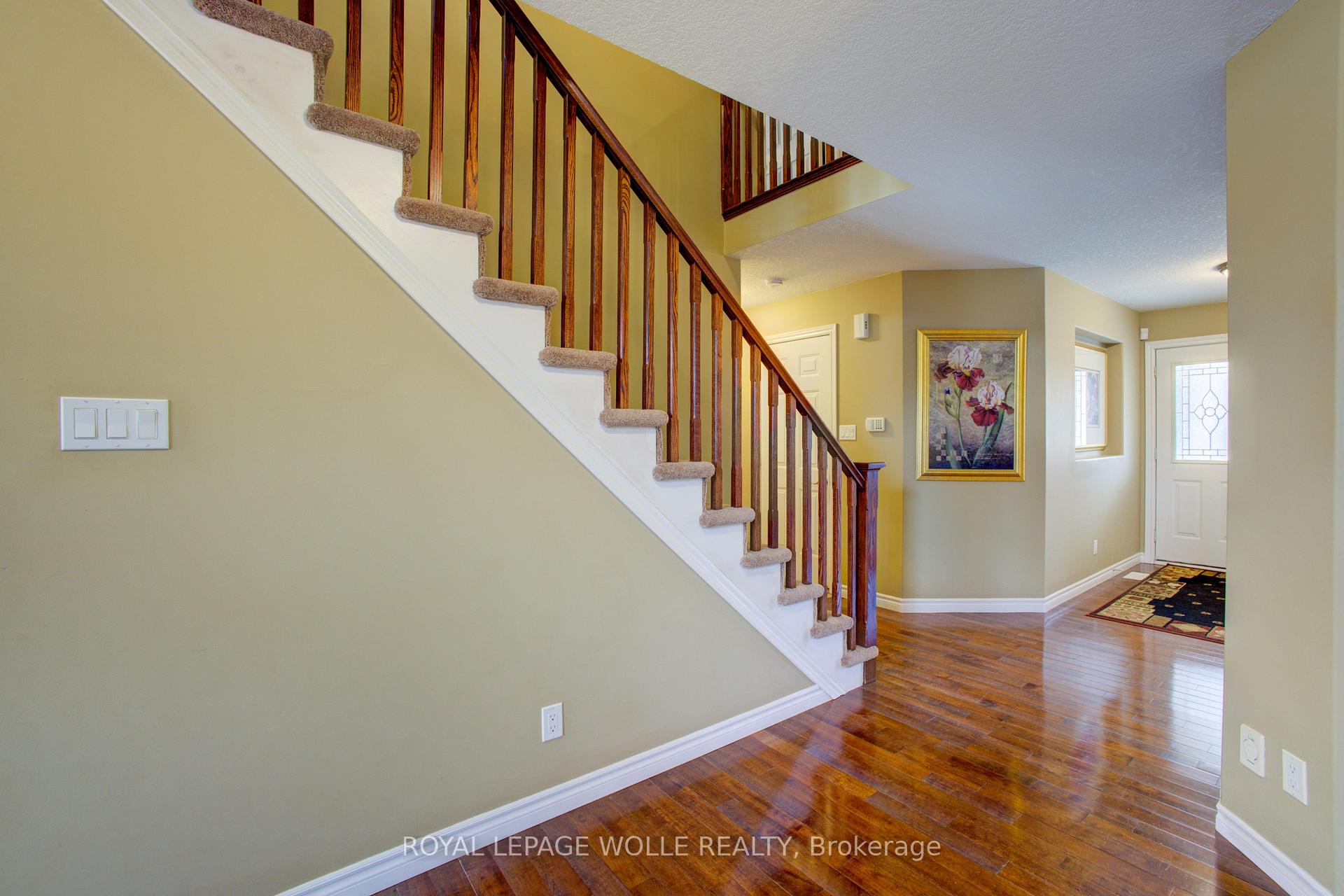 Photo 10 of 521 Starboard Crescent, Waterloo — HOMEH