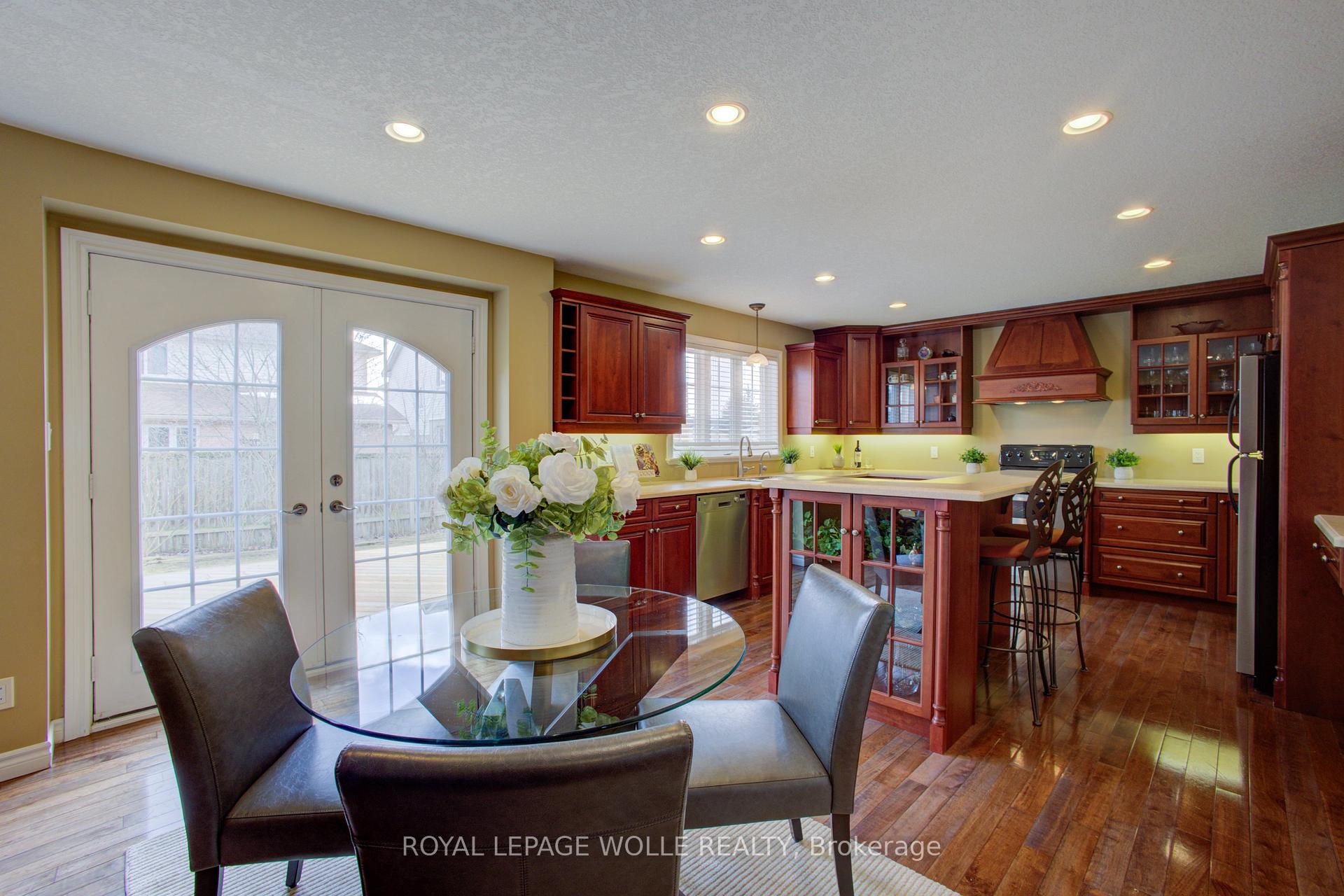 Photo 25 of 521 Starboard Crescent, Waterloo — HOMEH