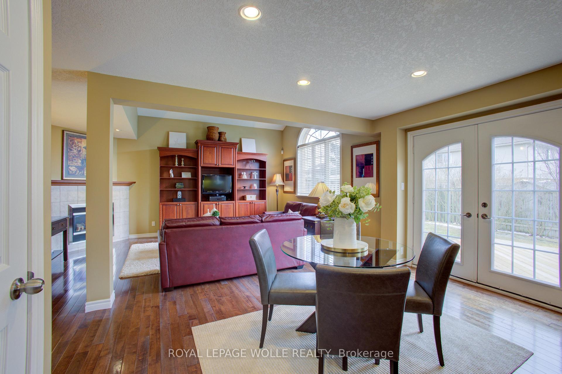 Photo 19 of 521 Starboard Crescent, Waterloo — HOMEH