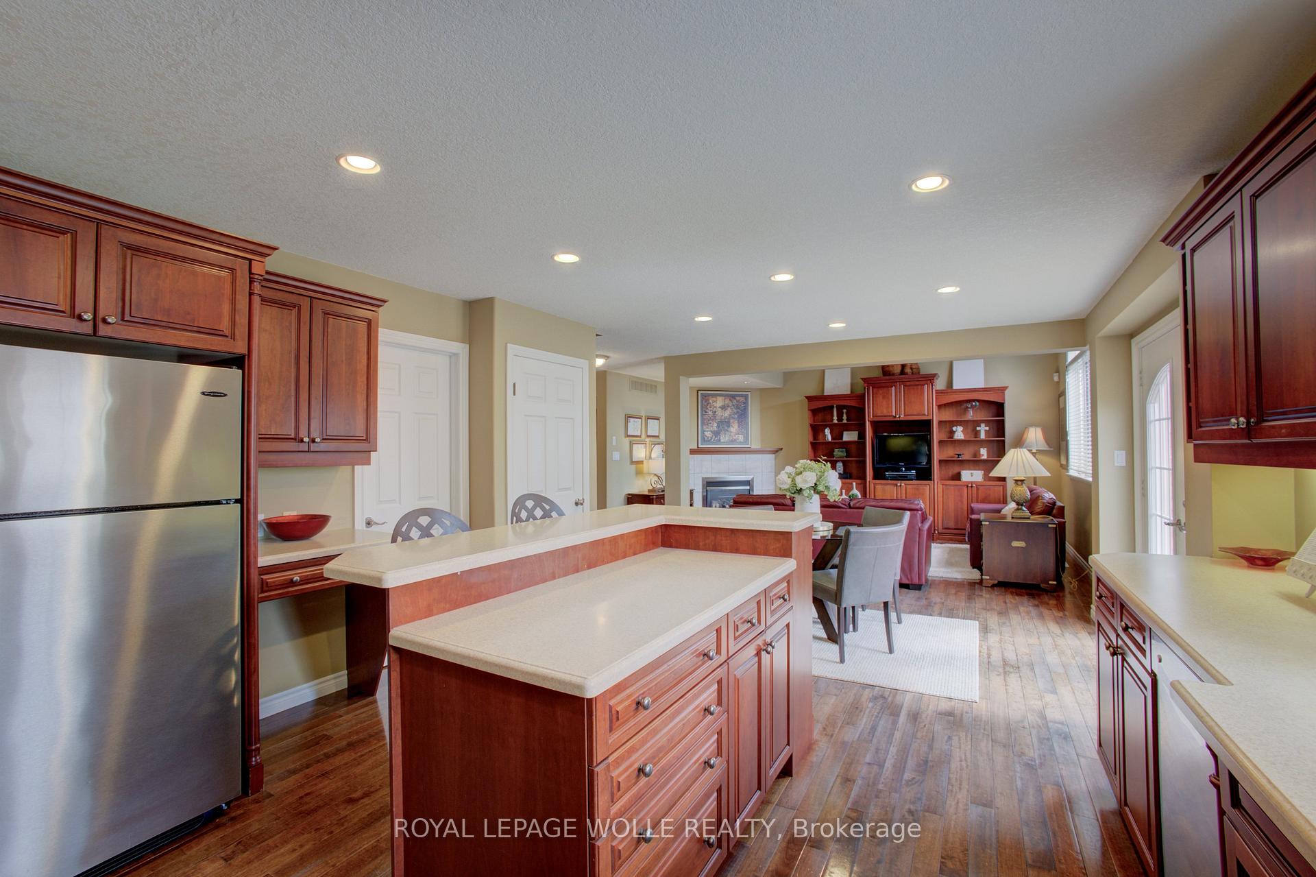 Photo 30 of 521 Starboard Crescent, Waterloo — HOMEH
