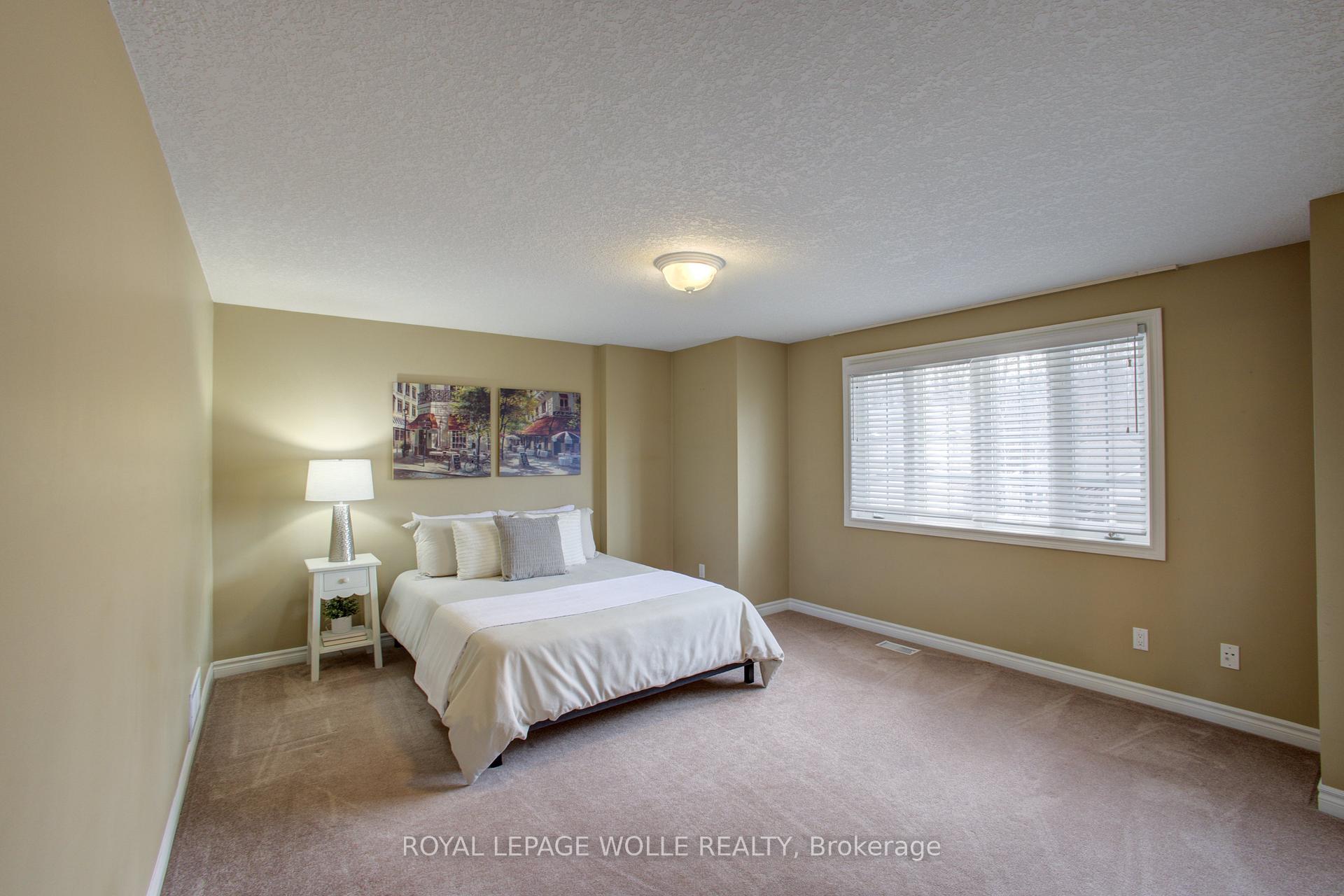 Photo 24 of 521 Starboard Crescent, Waterloo — HOMEH