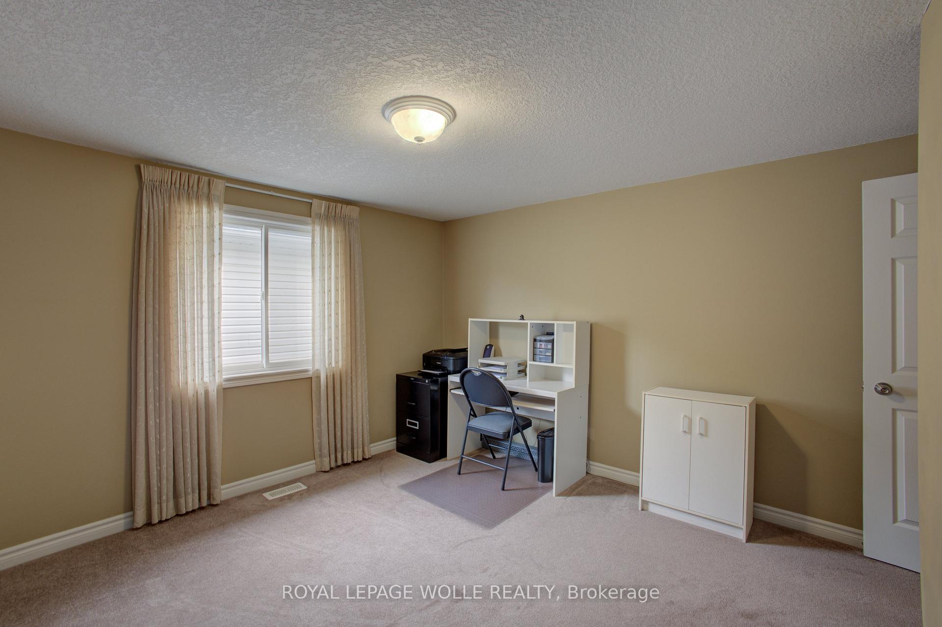 Photo 26 of 521 Starboard Crescent, Waterloo — HOMEH