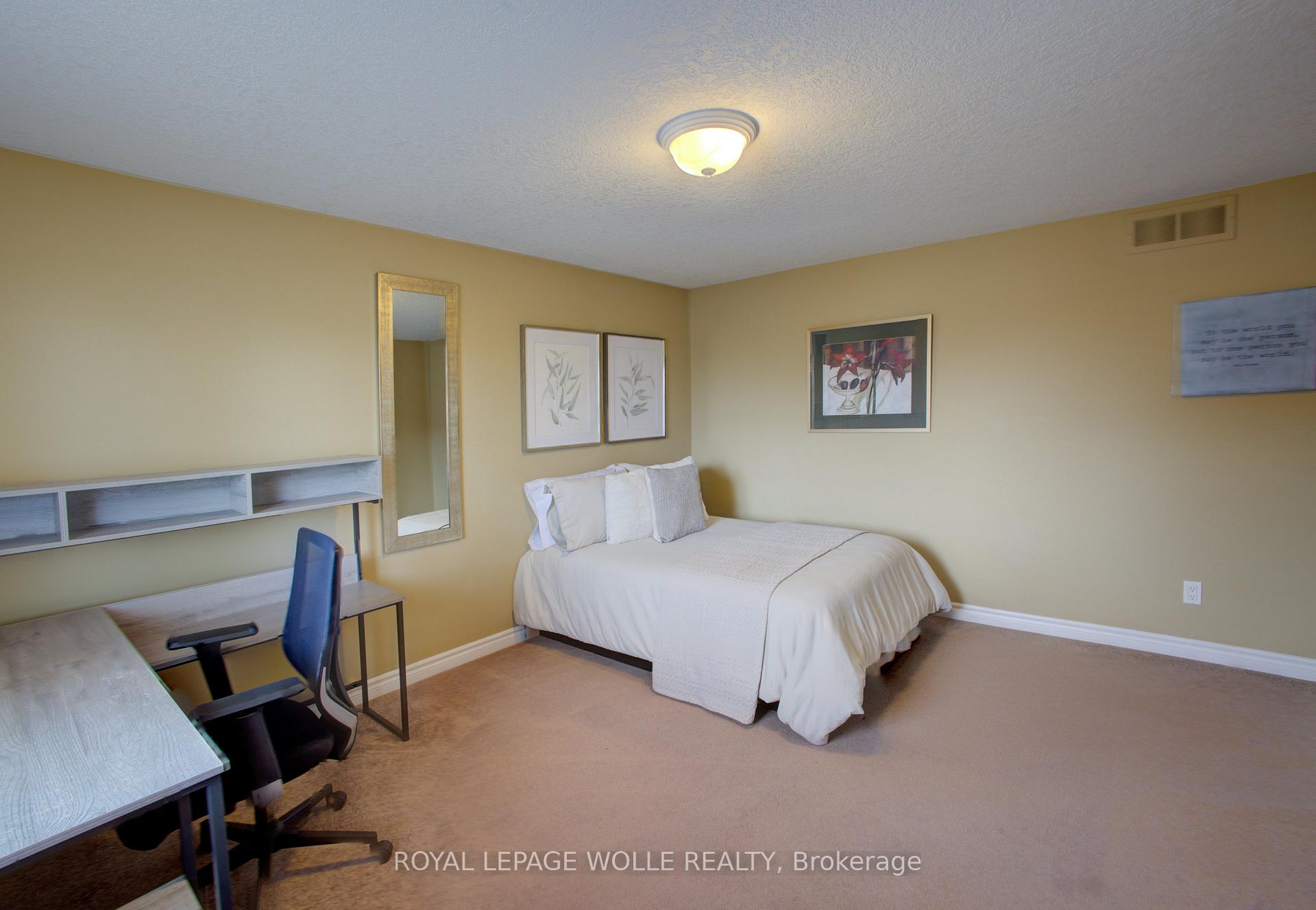 Photo 36 of 521 Starboard Crescent, Waterloo — HOMEH