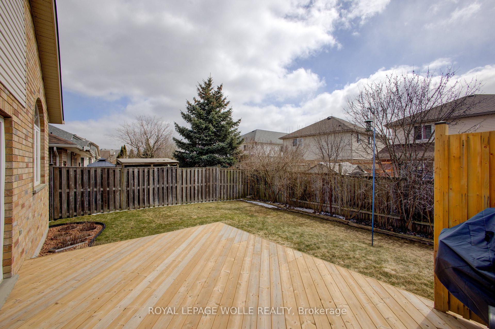 Photo 31 of 521 Starboard Crescent, Waterloo — HOMEH