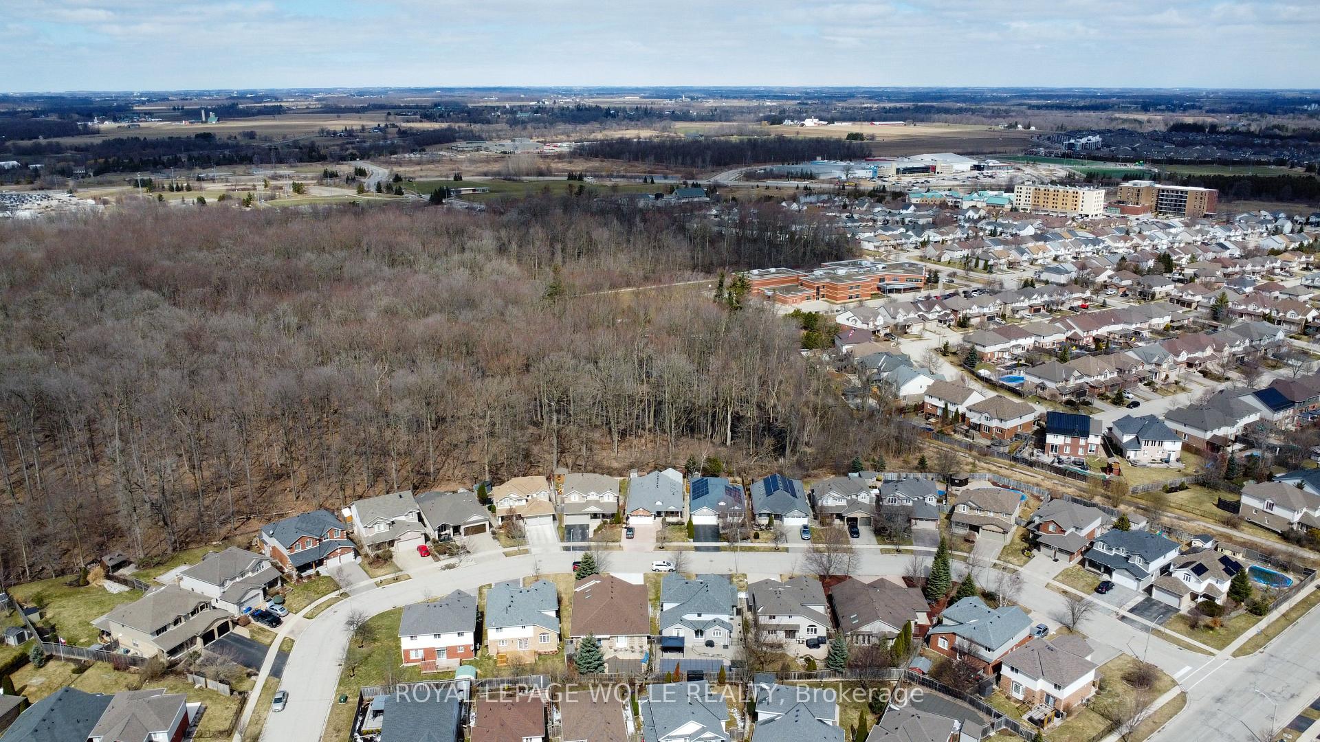 Photo 39 of 521 Starboard Crescent, Waterloo — HOMEH