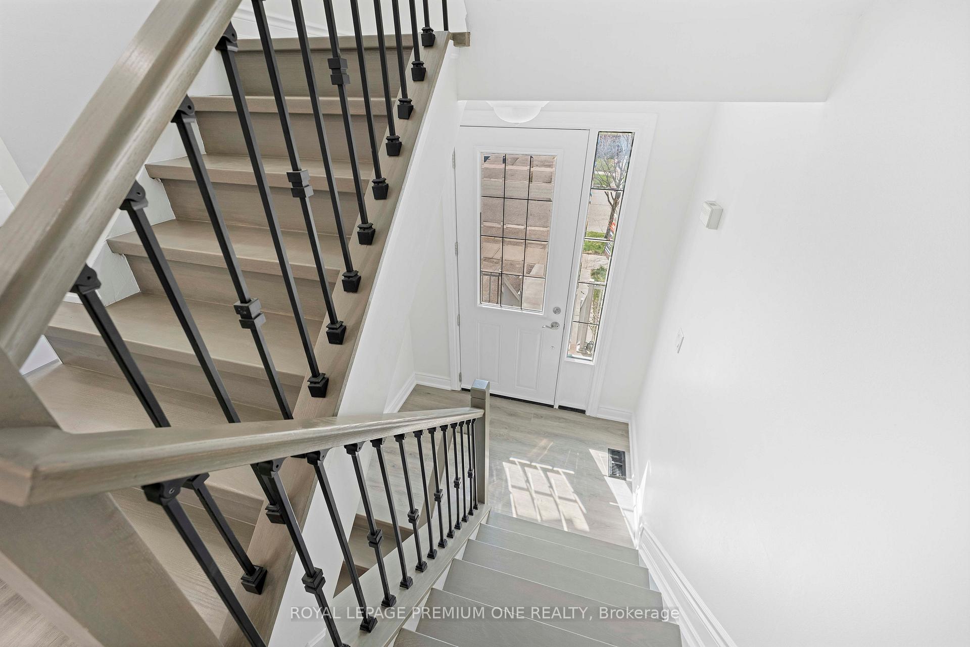 Photo 3 of 8 Madeleine Street, Kitchener — HOMEH