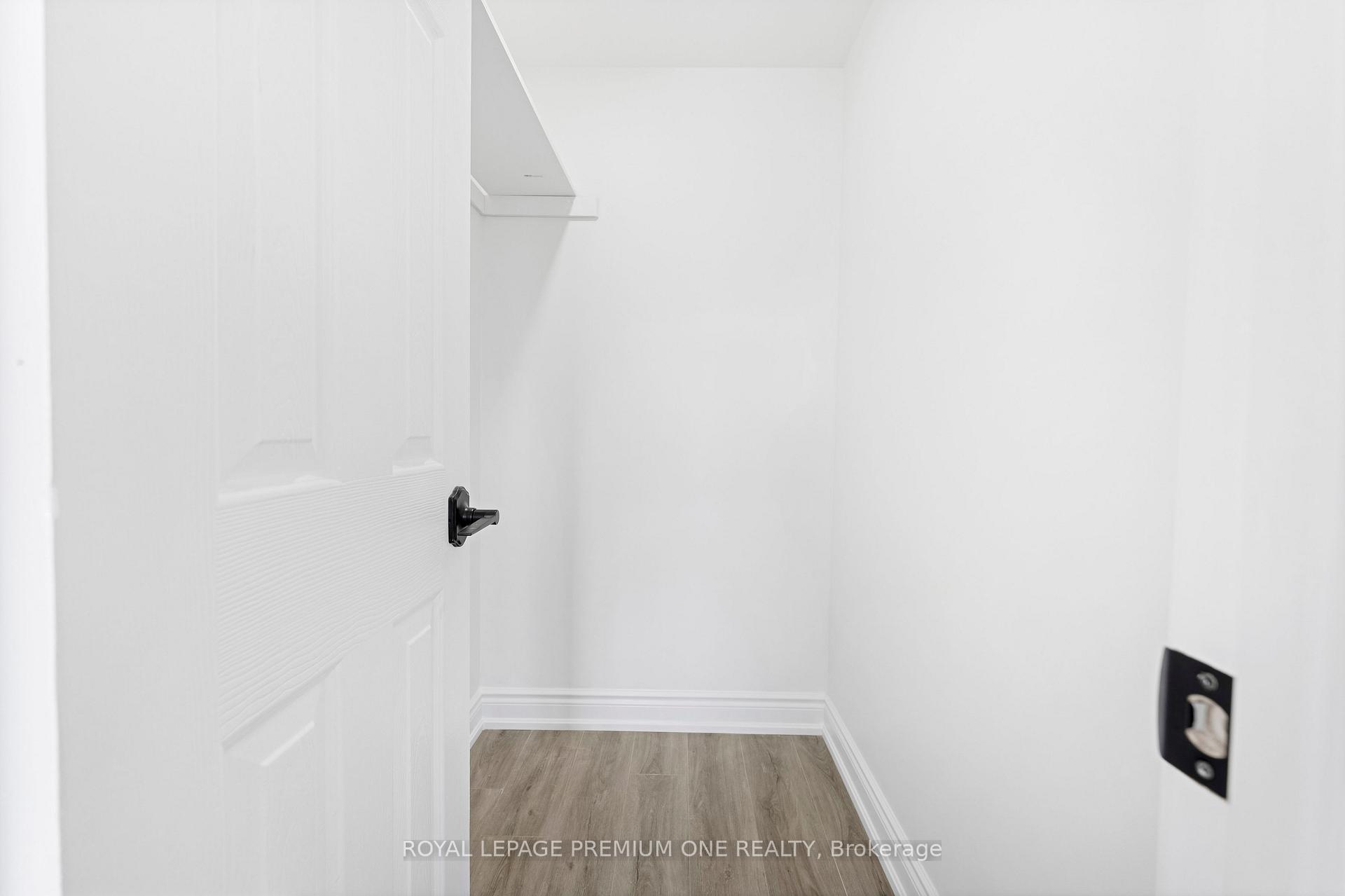 Photo 41 of 8 Madeleine Street, Kitchener — HOMEH