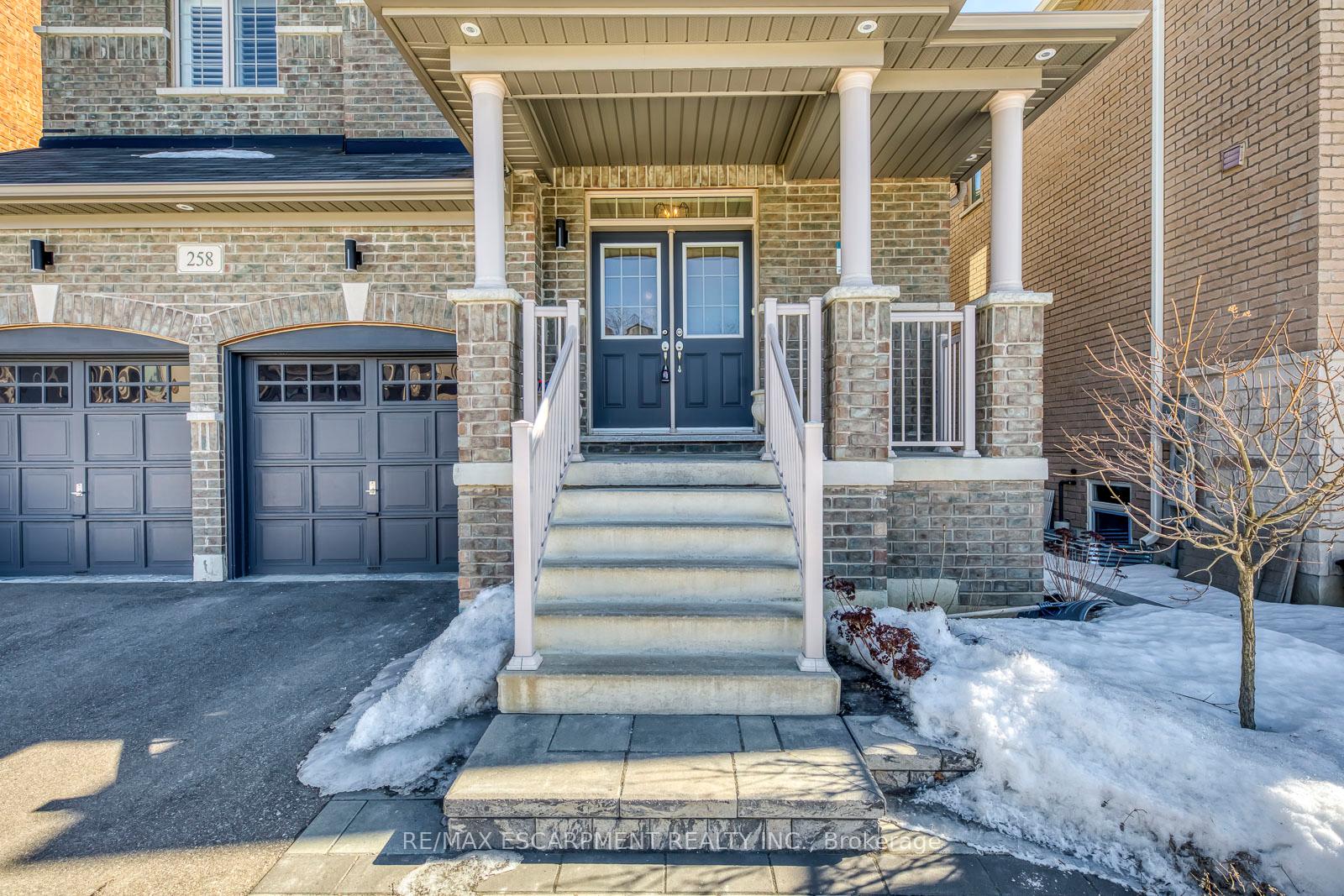 Photo 10 of 258 Humphrey Street, Hamilton, Waterdown — HOMEH