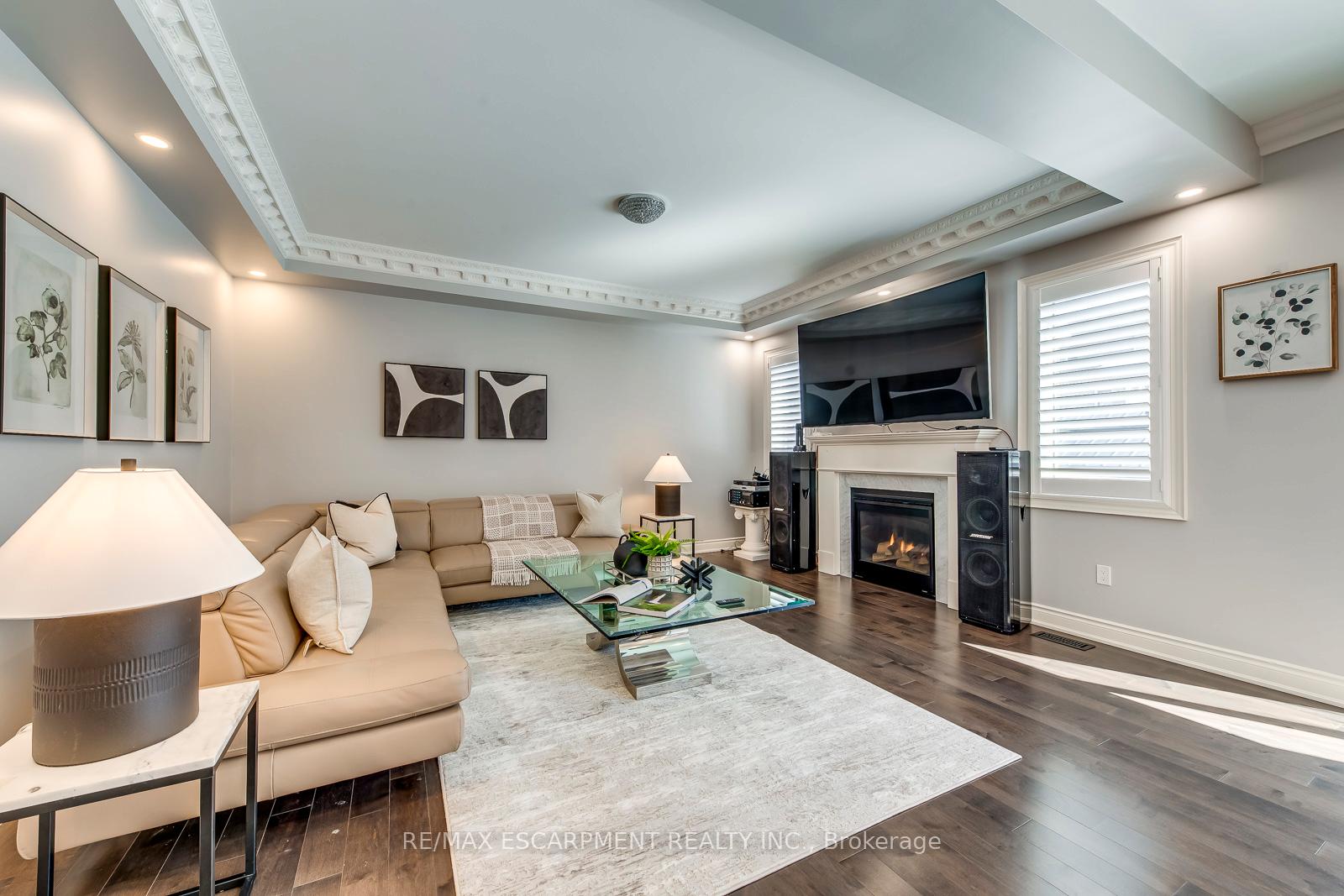 Photo 8 of 258 Humphrey Street, Hamilton, Waterdown — HOMEH