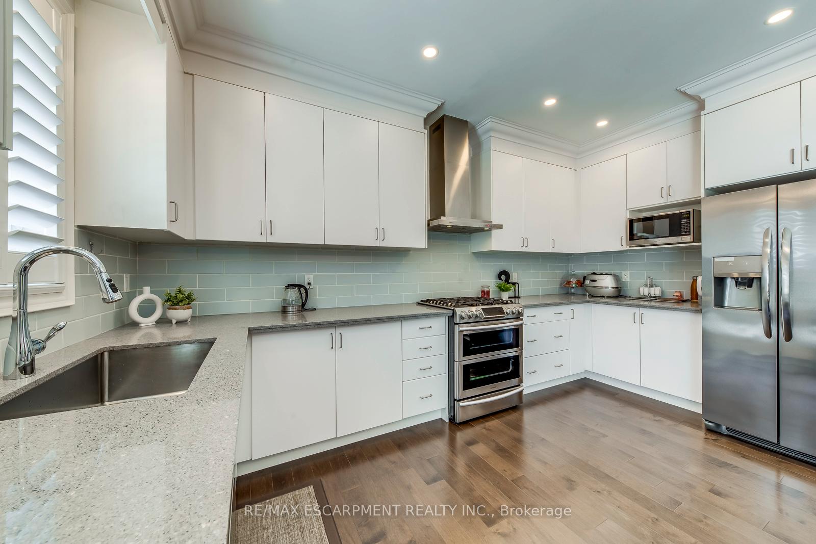 Photo 20 of 258 Humphrey Street, Hamilton, Waterdown — HOMEH