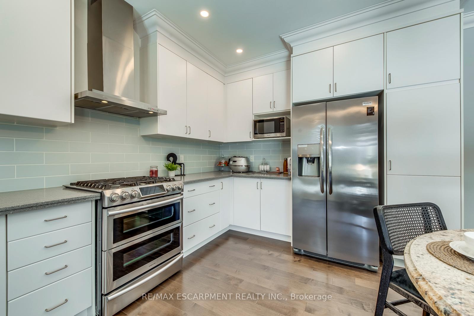 Photo 14 of 258 Humphrey Street, Hamilton, Waterdown — HOMEH