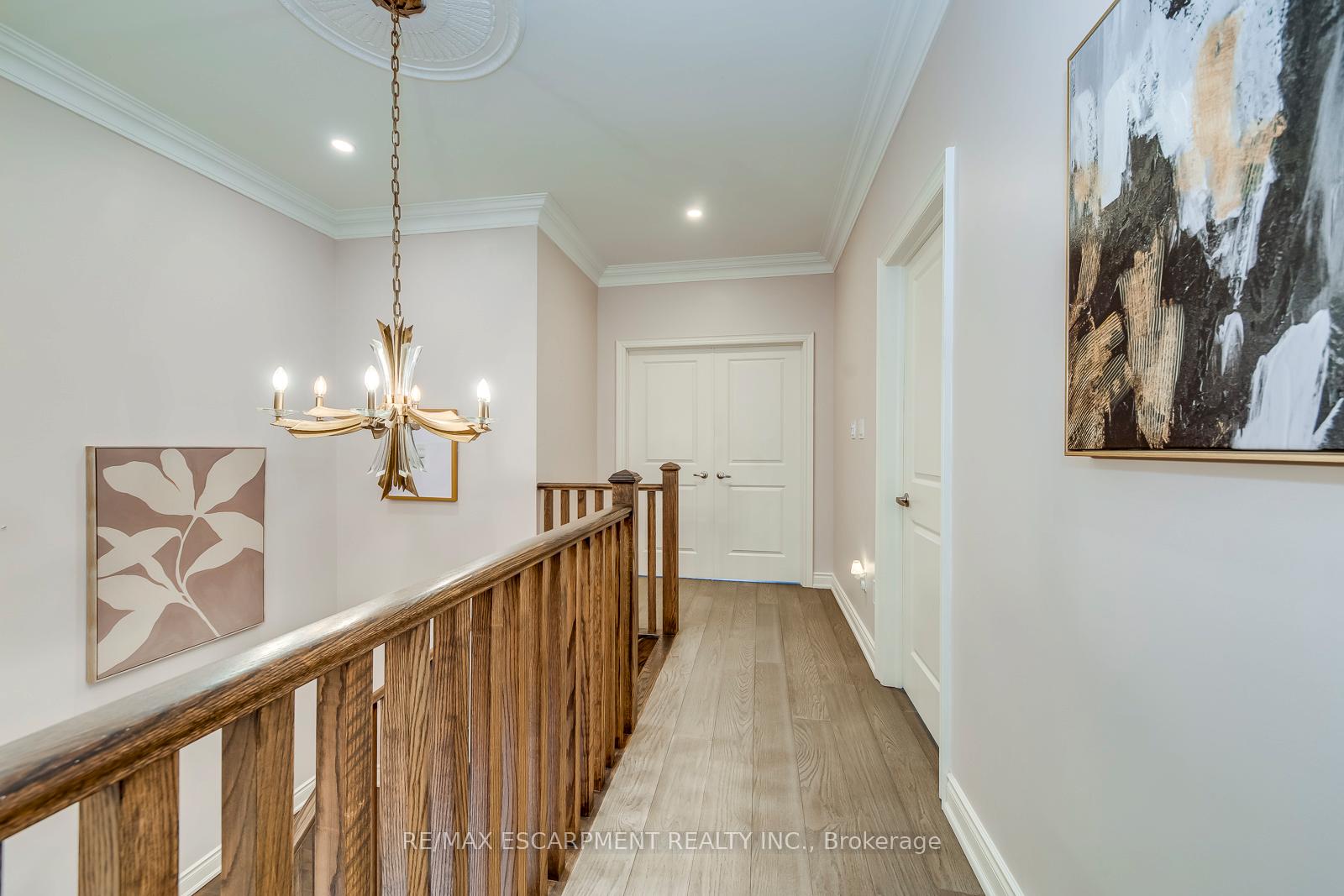 Photo 9 of 258 Humphrey Street, Hamilton, Waterdown — HOMEH