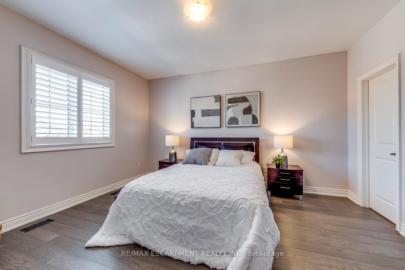 Photo 32 of 258 Humphrey Street, Hamilton, Waterdown — HOMEH