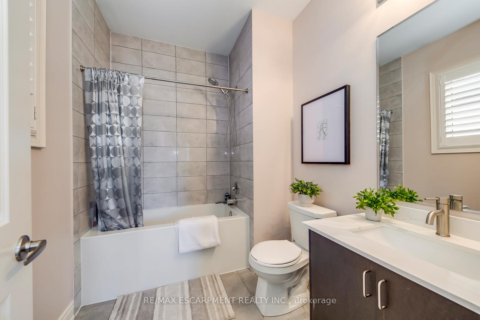 Photo 21 of 258 Humphrey Street, Hamilton, Waterdown — HOMEH