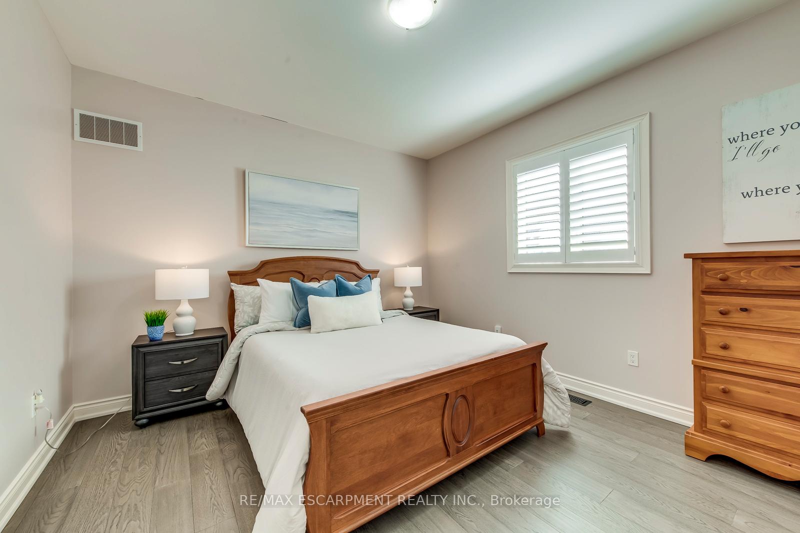 Photo 28 of 258 Humphrey Street, Hamilton, Waterdown — HOMEH