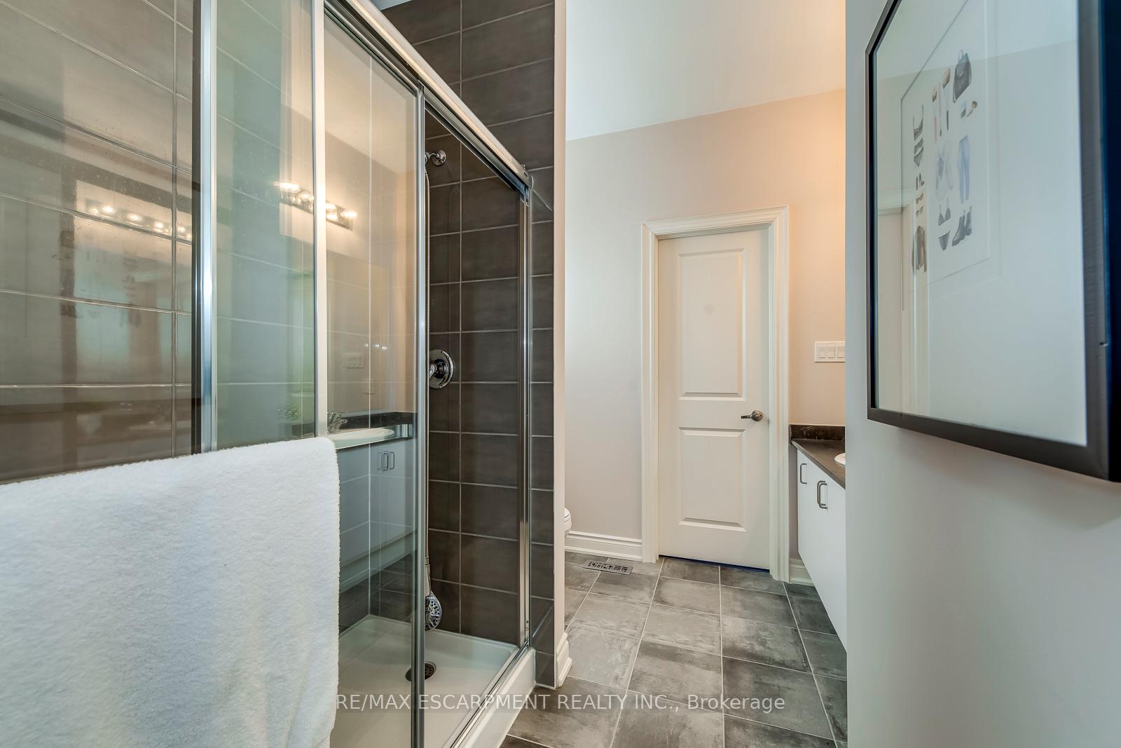 Photo 30 of 258 Humphrey Street, Hamilton, Waterdown — HOMEH