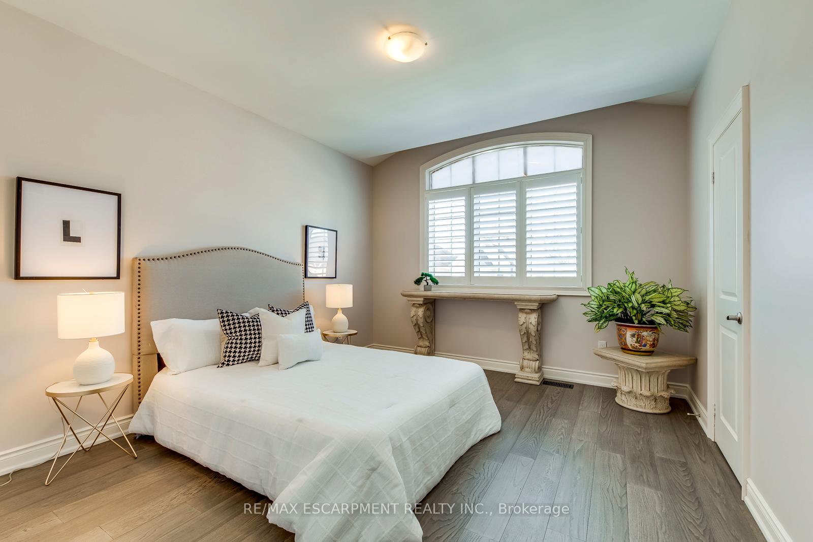 Photo 33 of 258 Humphrey Street, Hamilton, Waterdown — HOMEH