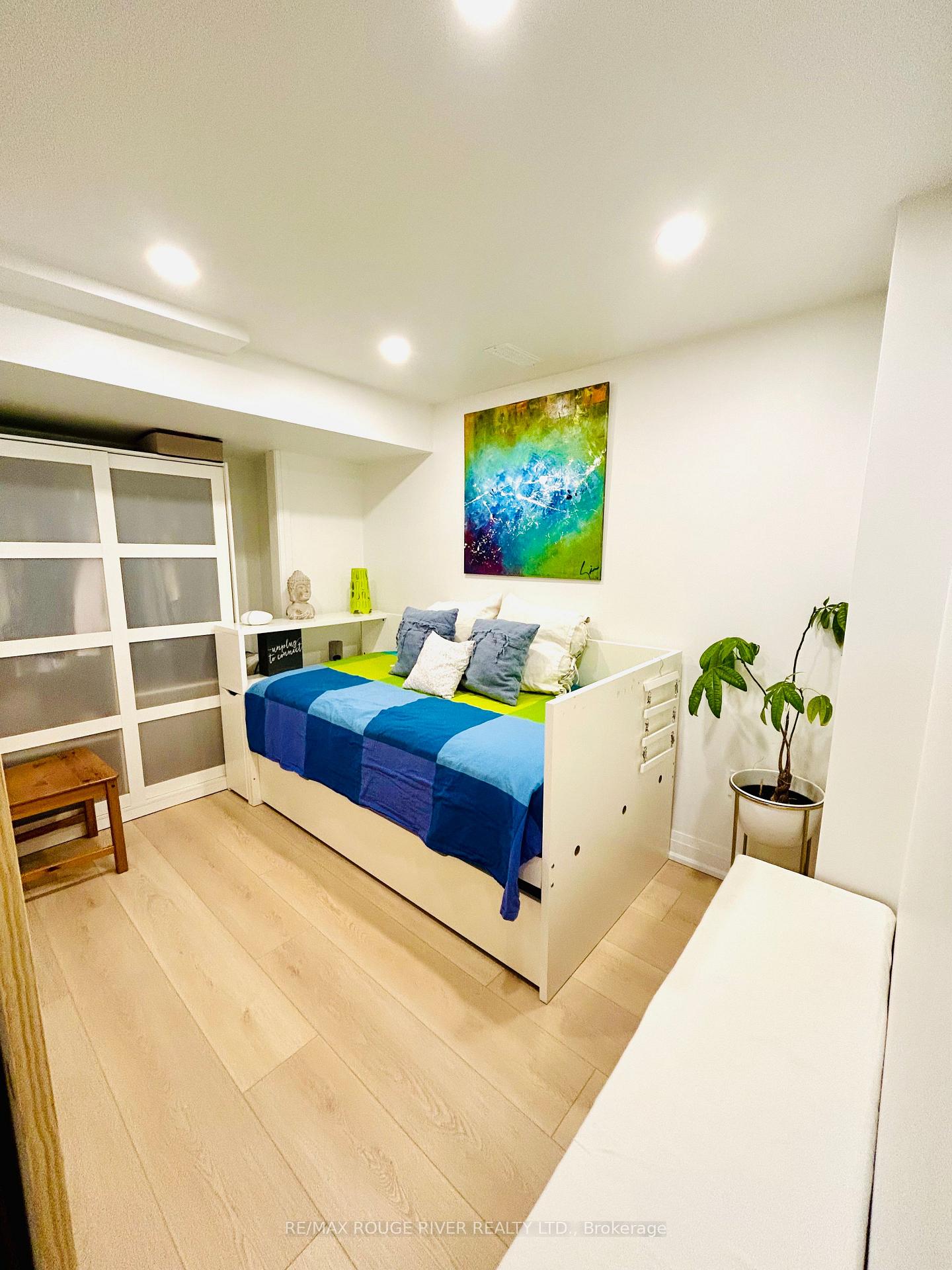 Photo 3 of Unit Basement, 360 Carnwith Dr E (LOWER UNIT), Whitby, Brooklin — HOMEH