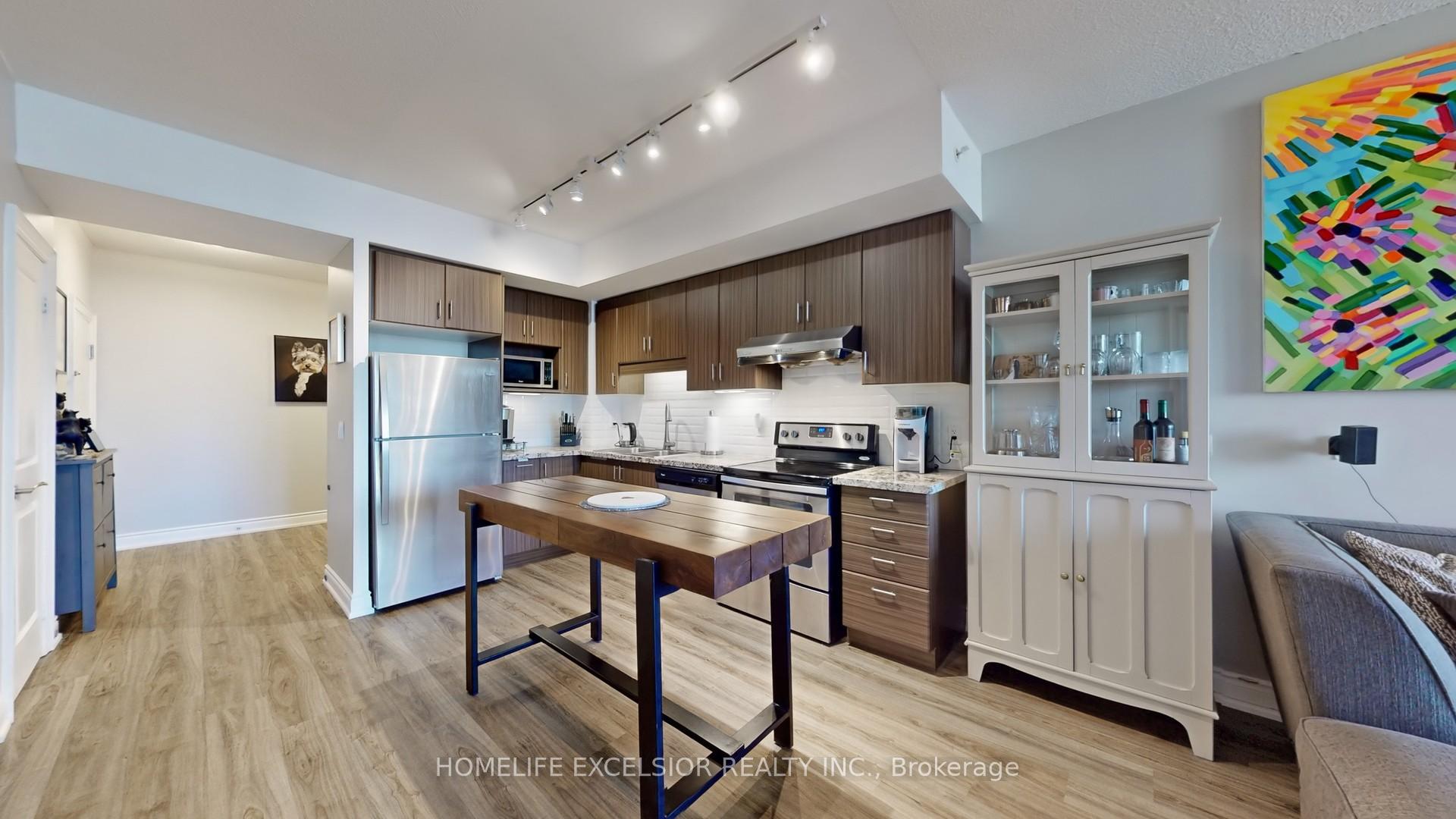 Photo 6 of Unit 707, 38 Cedarland Drive, Markham, Unionville — HOMEH