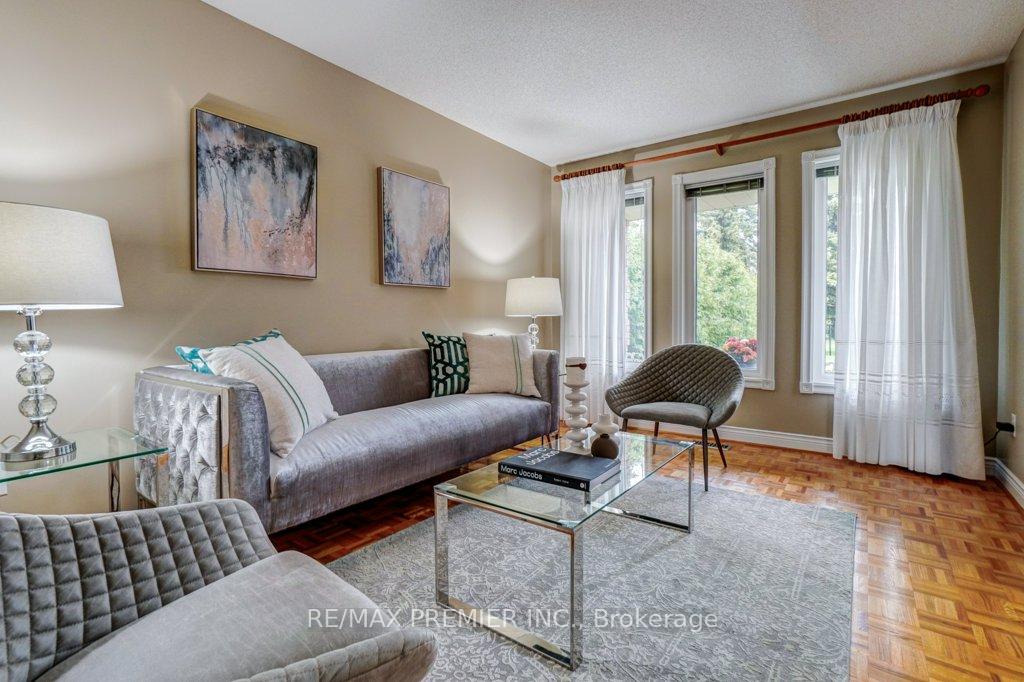 Photo 6 of 69 Zucchet Court, Vaughan, East Woodbridge — HOMEH