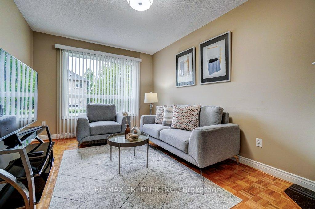 Photo 9 of 69 Zucchet Court, Vaughan, East Woodbridge — HOMEH