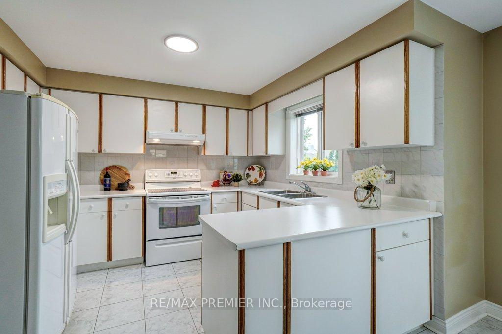 Photo 31 of 69 Zucchet Court, Vaughan, East Woodbridge — HOMEH