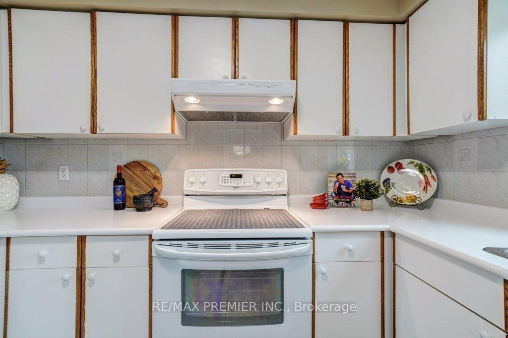Photo 19 of 69 Zucchet Court, Vaughan, East Woodbridge — HOMEH