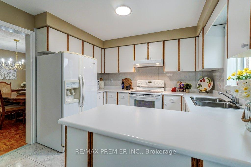 Photo 13 of 69 Zucchet Court, Vaughan, East Woodbridge — HOMEH