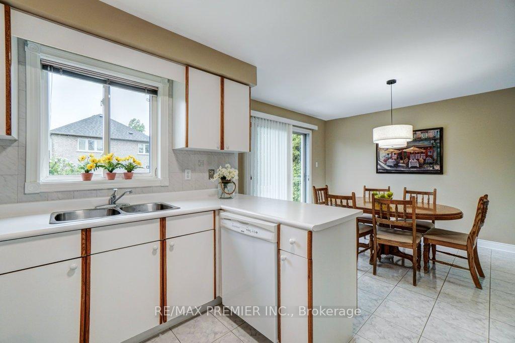 Photo 17 of 69 Zucchet Court, Vaughan, East Woodbridge — HOMEH