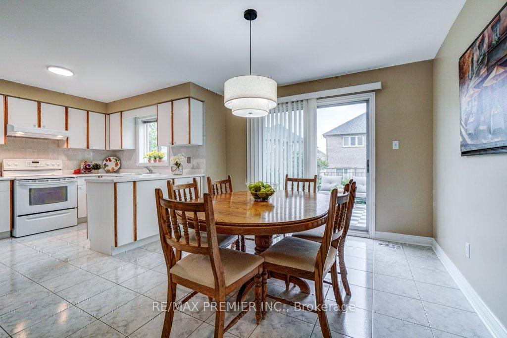 Photo 24 of 69 Zucchet Court, Vaughan, East Woodbridge — HOMEH