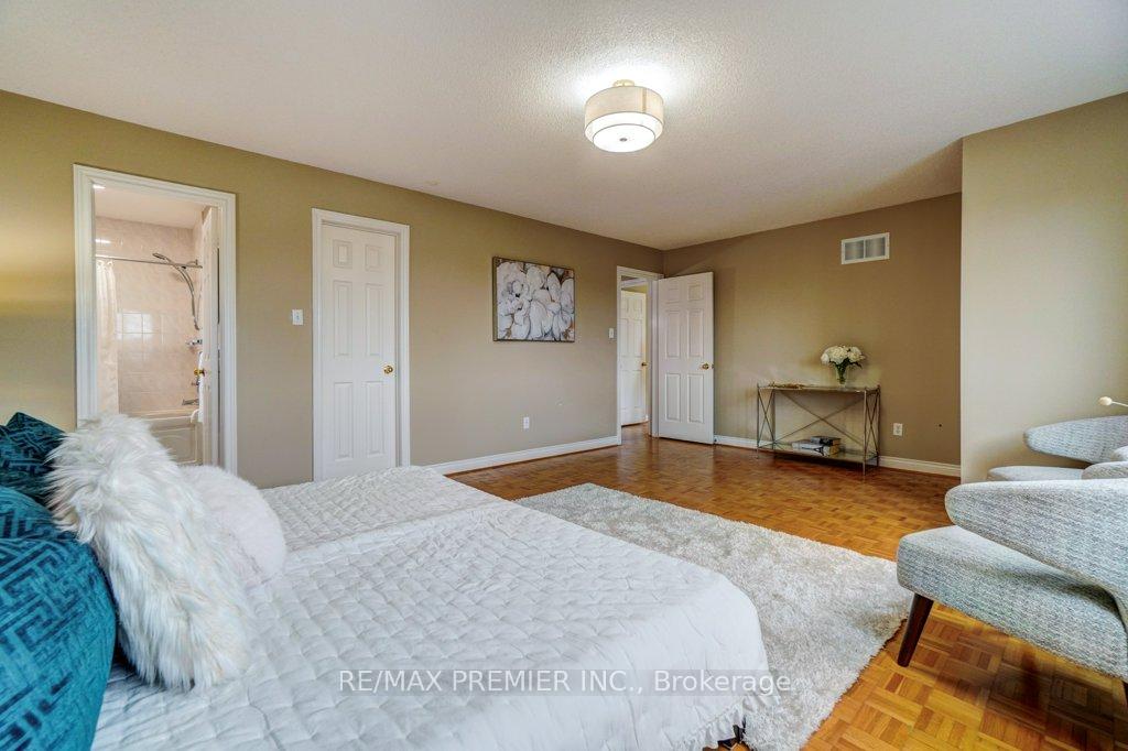 Photo 21 of 69 Zucchet Court, Vaughan, East Woodbridge — HOMEH