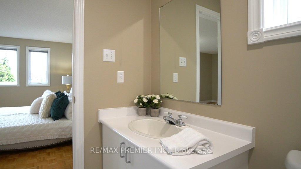 Photo 27 of 69 Zucchet Court, Vaughan, East Woodbridge — HOMEH