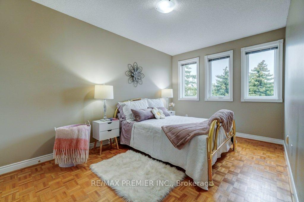 Photo 32 of 69 Zucchet Court, Vaughan, East Woodbridge — HOMEH