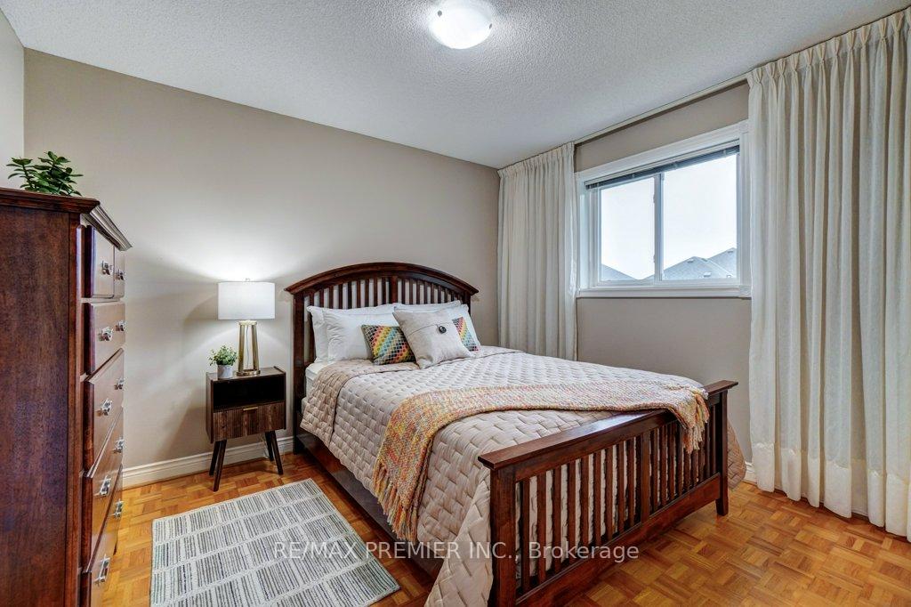 Photo 33 of 69 Zucchet Court, Vaughan, East Woodbridge — HOMEH