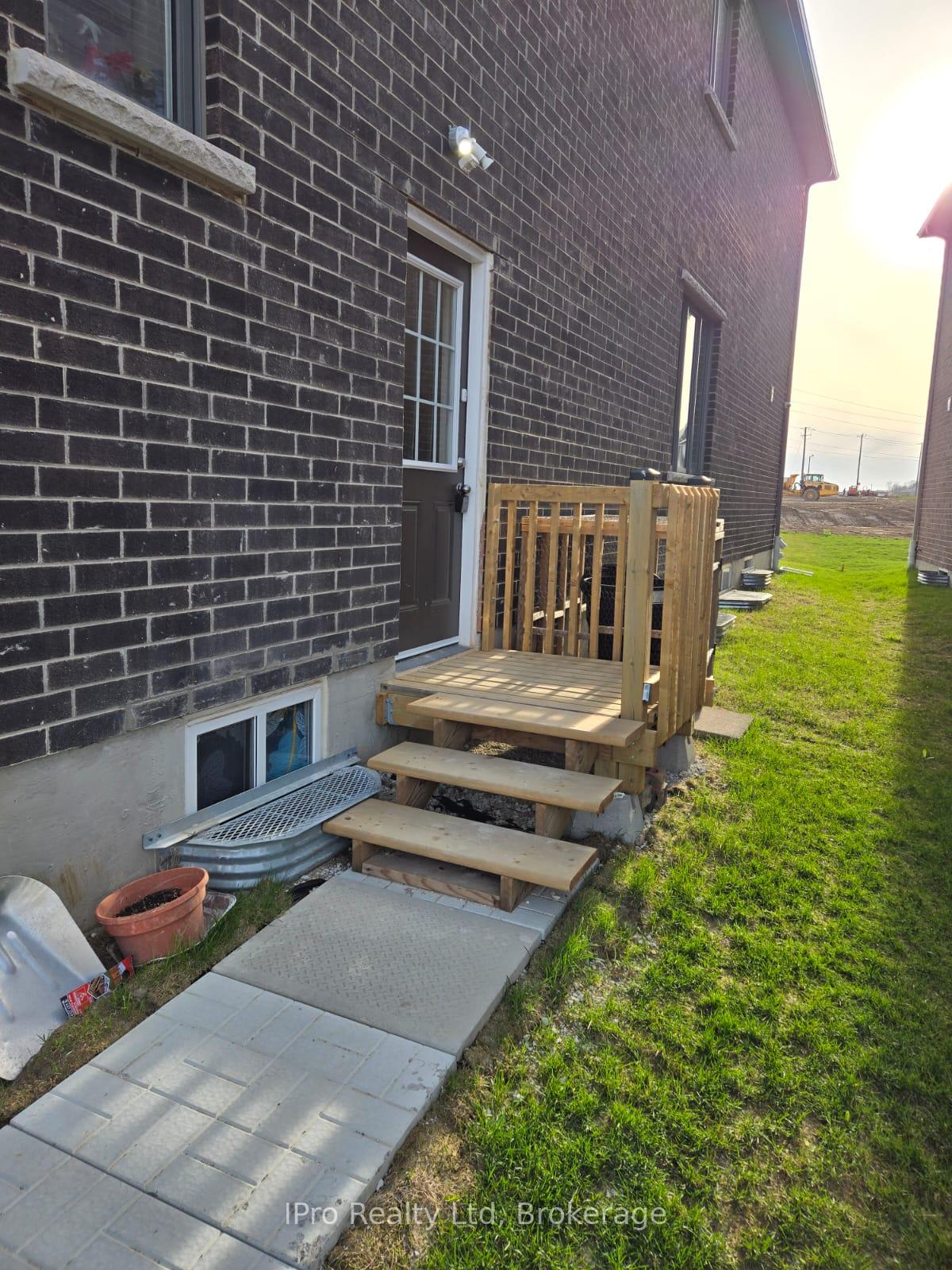 Photo 5 of 192 Histand Trail, Kitchener, Trussler — HOMEH