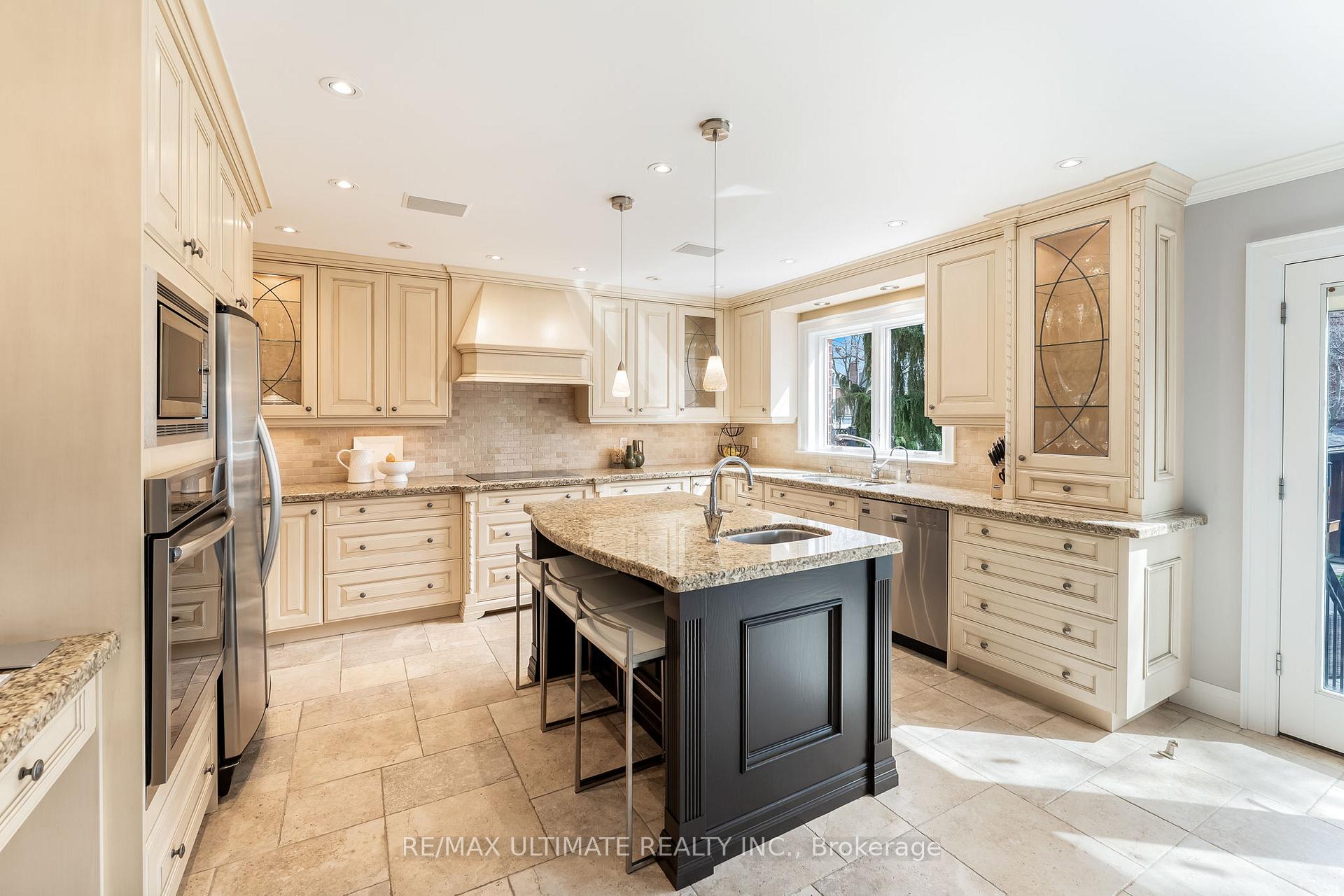 Photo 21 of 41 Sutherland Drive, Toronto, Leaside — HOMEH