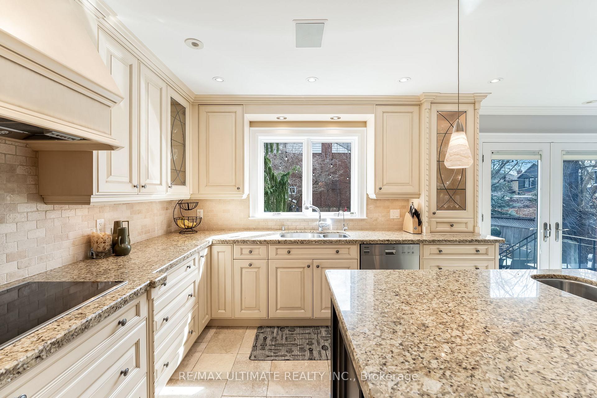 Photo 16 of 41 Sutherland Drive, Toronto, Leaside — HOMEH